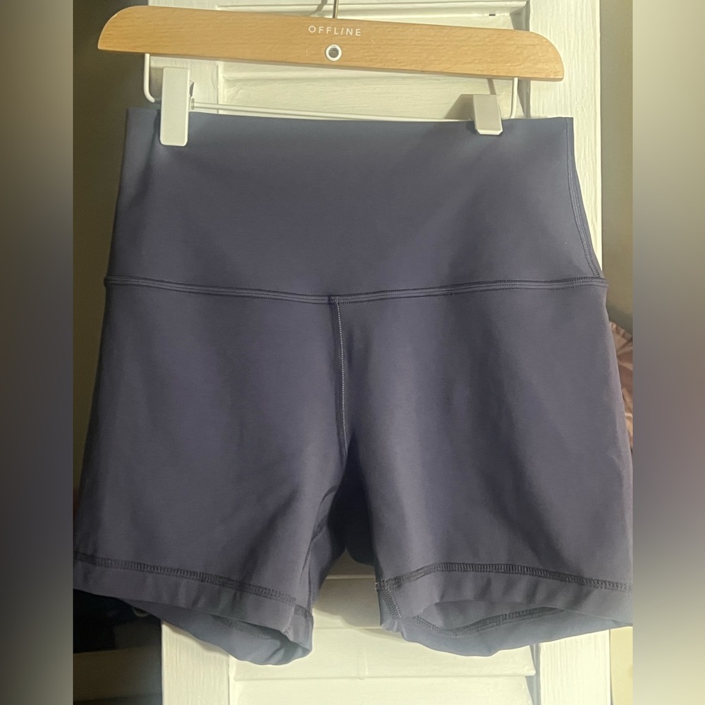 lululemon athletica Women's align size 6 4in shorts in nightfall worn once!